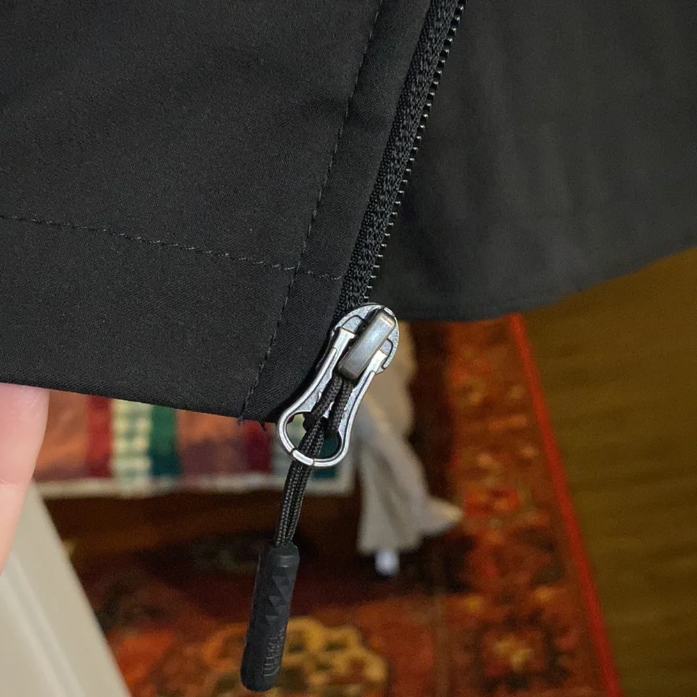 North face rain repellent jacket. - Picture 5 of 6